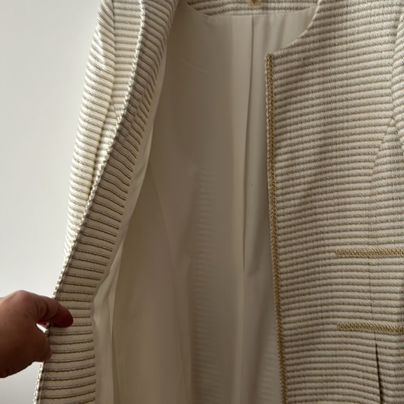 Tahari Arthur S. Levine size 8 Elegant White Striped Women's Coat - Picture 5 of 8